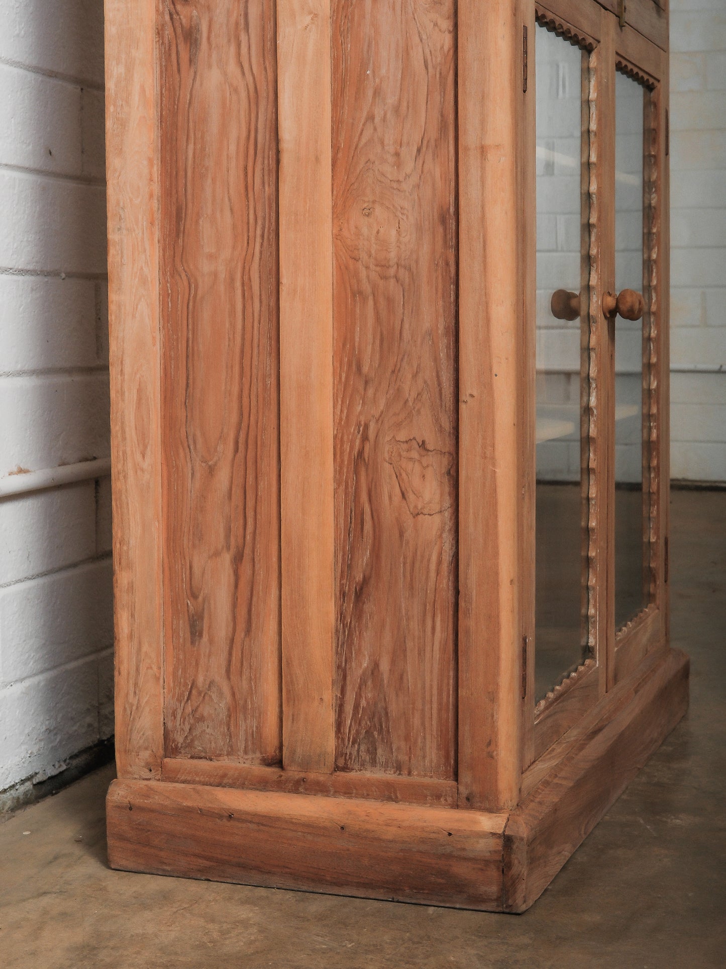 Vintage Wooden Glass Display Cabinet with Scalloped Trim and Dual-Sided Doors