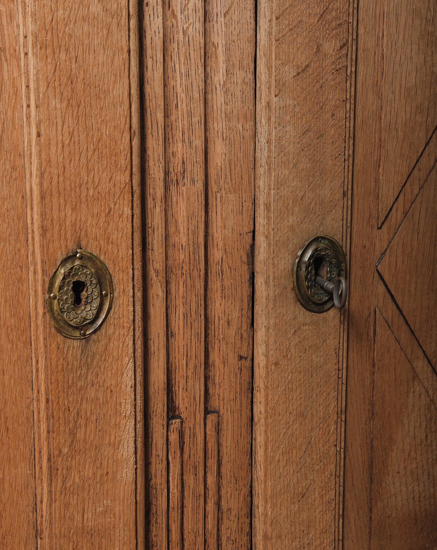 19th Century Oak Sideboard Cabinet with Upper Hutch Shelving and Hooks