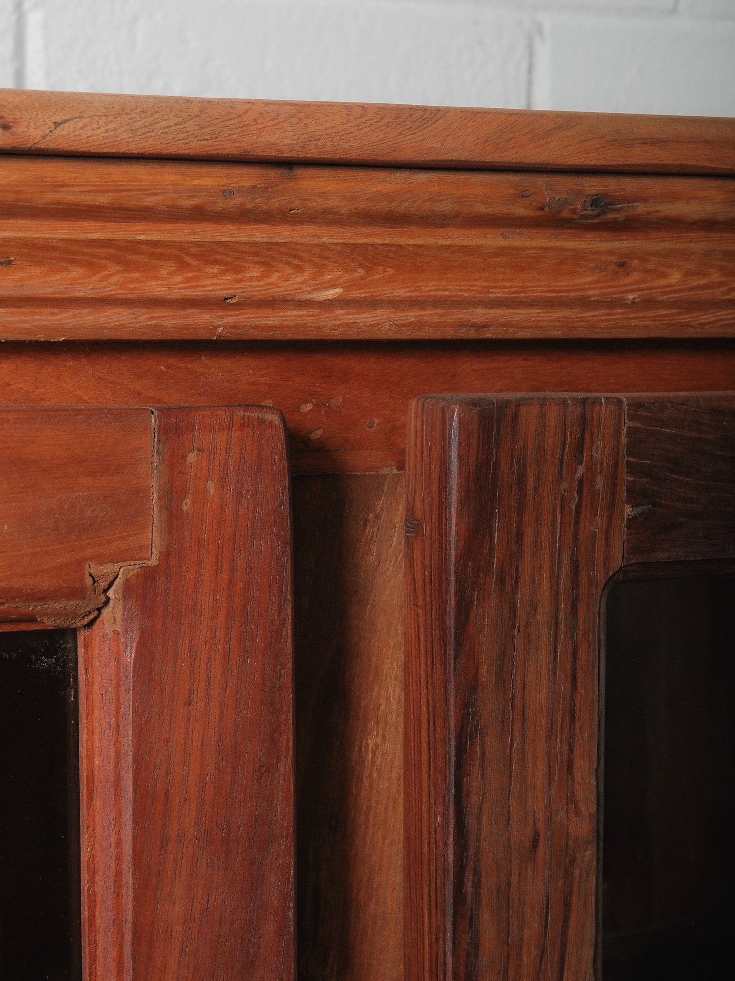Wooden Glass-Front Cabinet with Dual-Sided Doors and Drawers