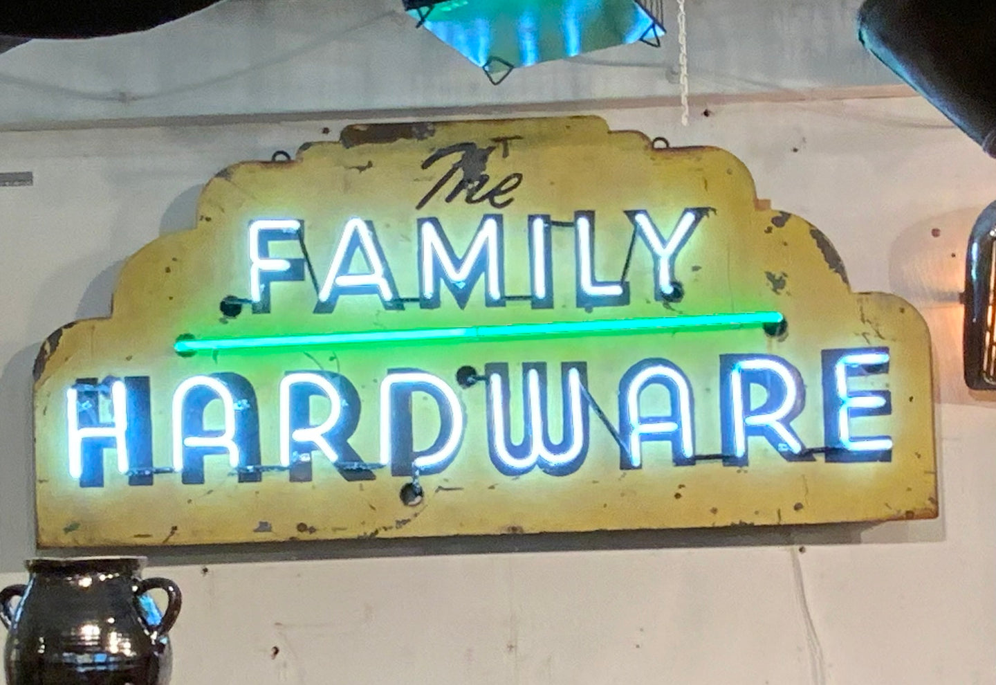 Neon Sign “Family Hardware”