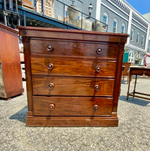 Load image into Gallery viewer, 4 Drawer Chest/Dresser