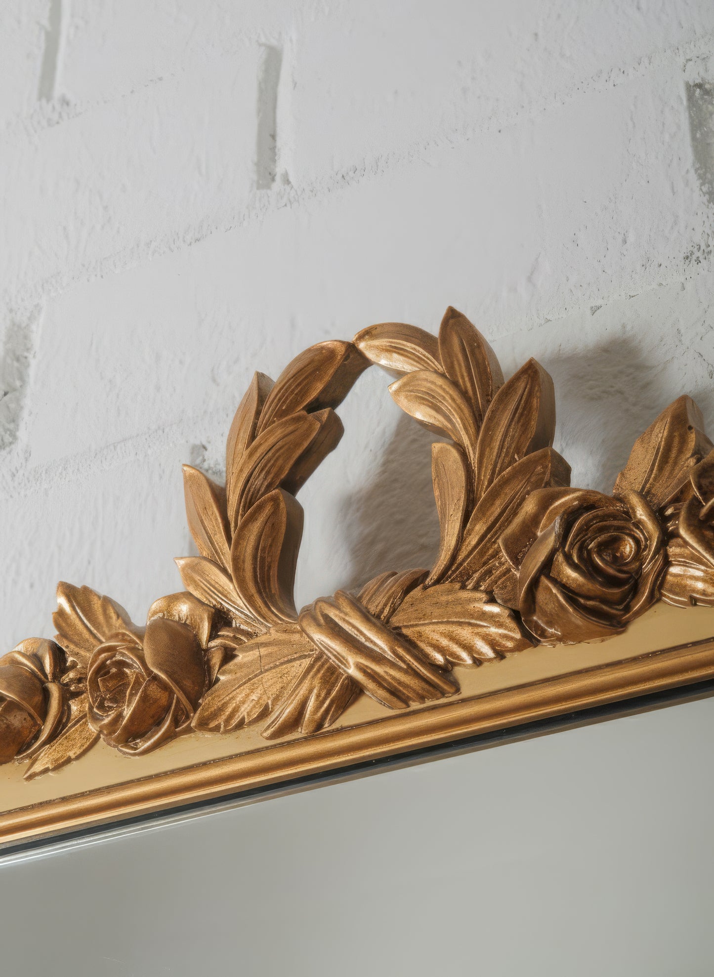 Giltwood Laurel & Rose Crest Mirror