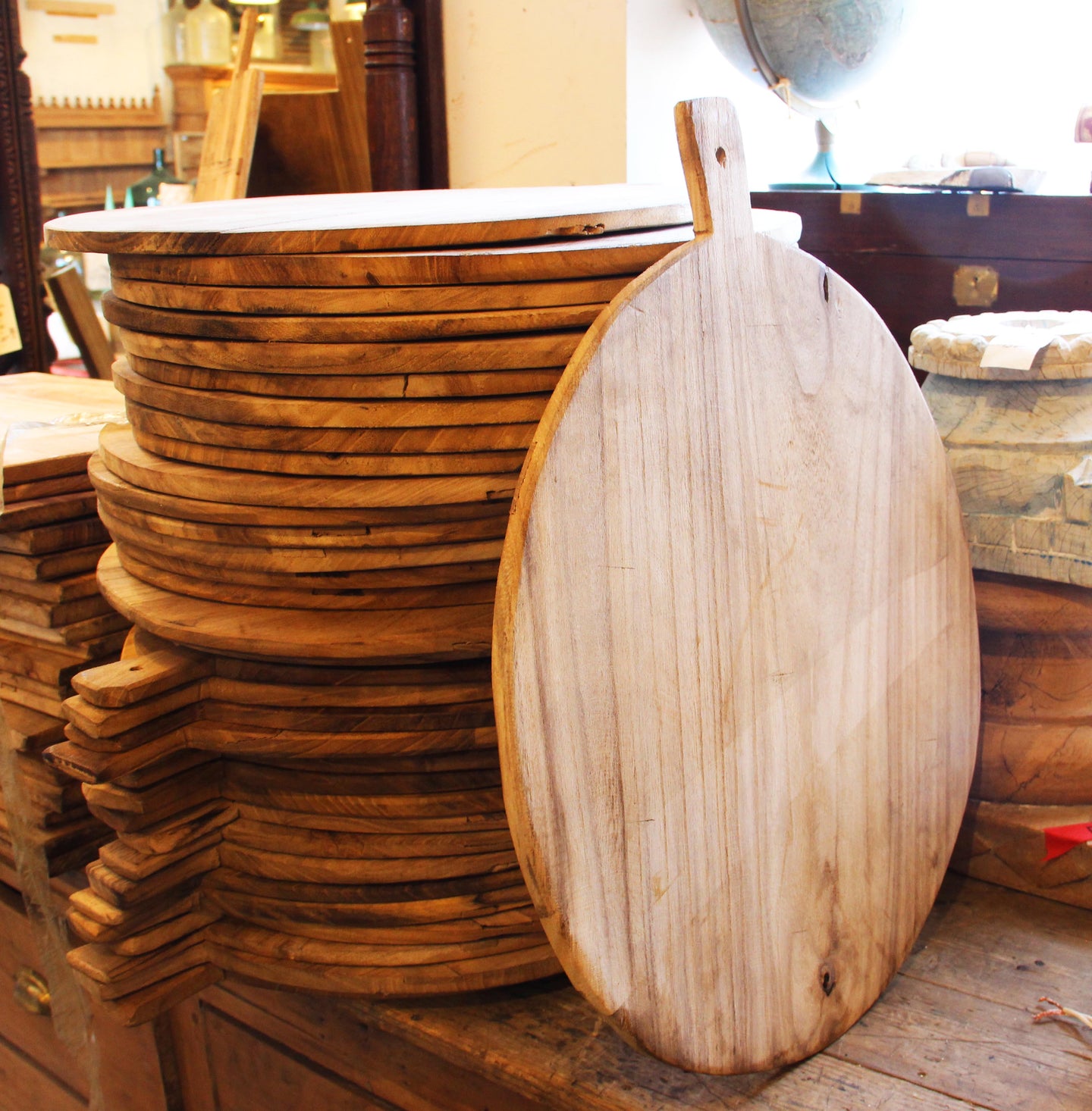 Vintage Style Wooden Round Cutting Boards