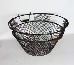 Wrought Iron styled Round Wire basket with wood handles